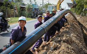 Khẩn trương hoàn thành đường ống bổ sung nguồn cấp nước sạch cho xã Bình Xuyên